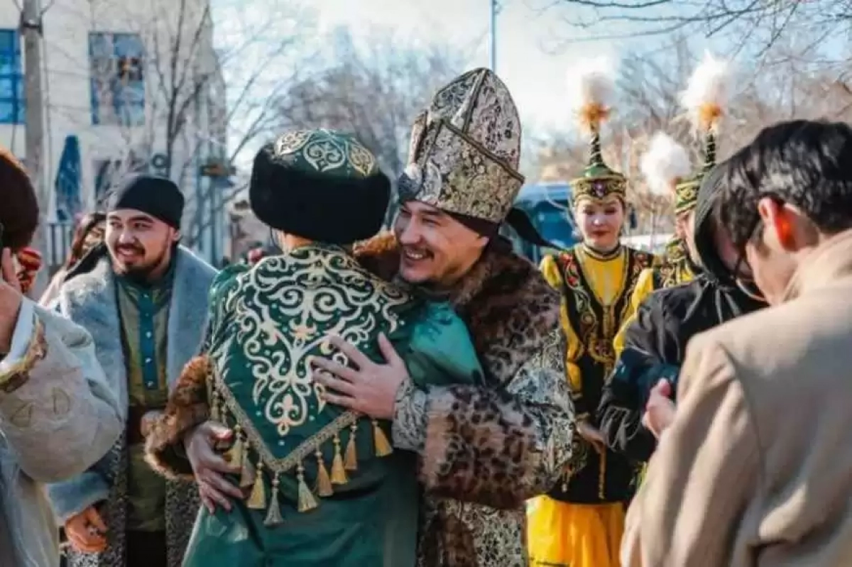14 наурыз көрісу күні амал мерекесі. Праздник Наурыз в Казахстане. Праздник Көрісу күні.