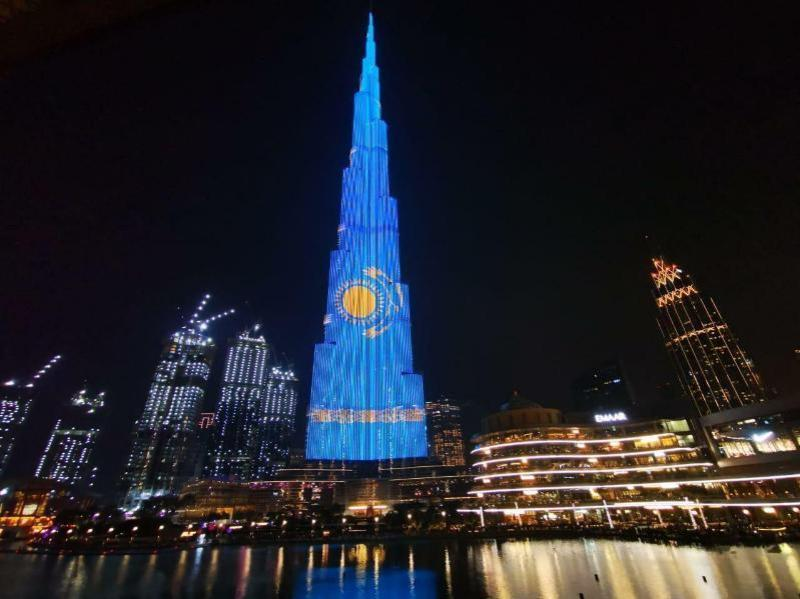 Дубайдағы Burj Khalifa мен Анкарадағы TOBB көк байрақты "оранды" (ФОТО, ВИДЕО)