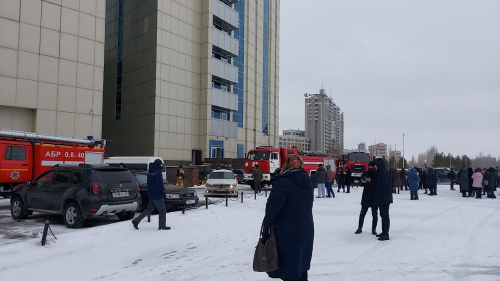 Горело здание в центре столицы: В чем причина пожара?