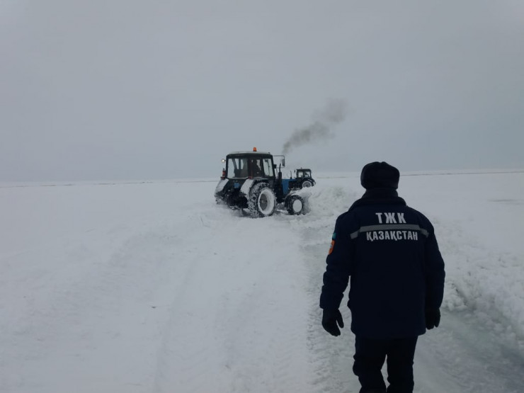 164 человека вызволили спасатели из снежных заносов