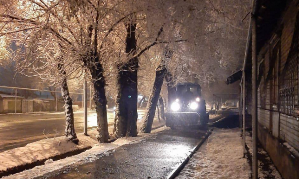 Алматыда бір тәулік бойы тоқтамай қар жауды