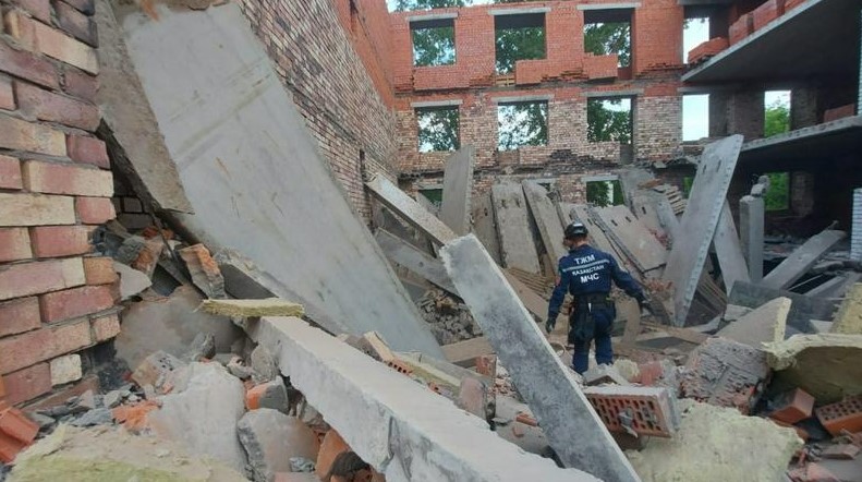 Трое мужчин пострадали в результате обрушения строящегося дома в Павлодаре
