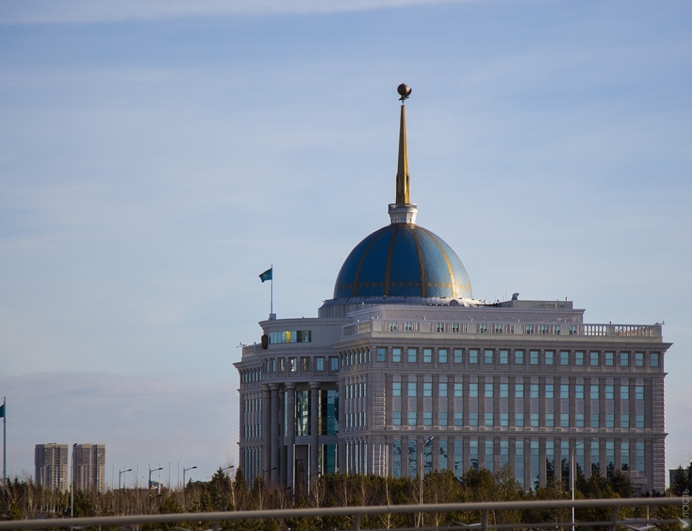 Токаев посмертно наградил военных и спасателей в Жамбылской области