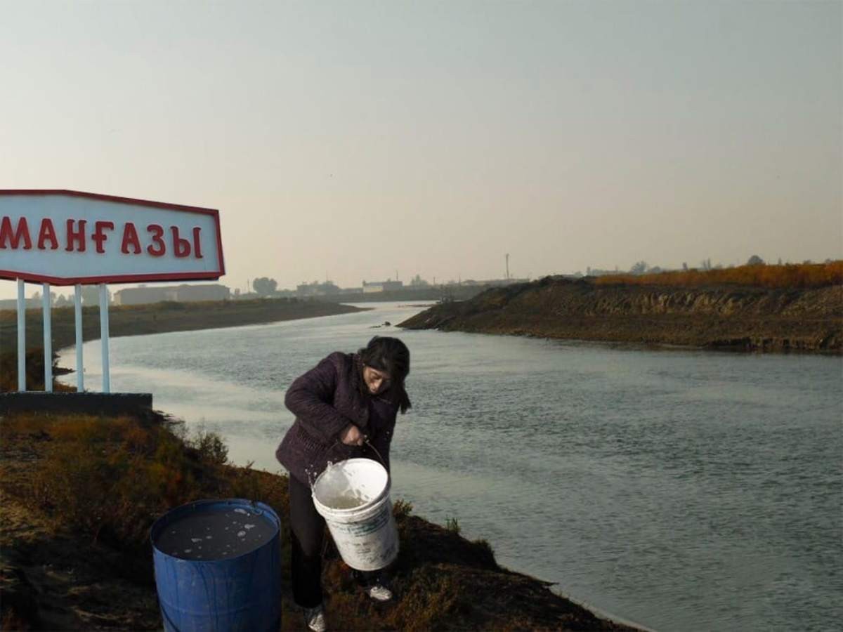 Мұнайдың үстінде отырған өңір тұрғындары ауызсуға зар болып отыр