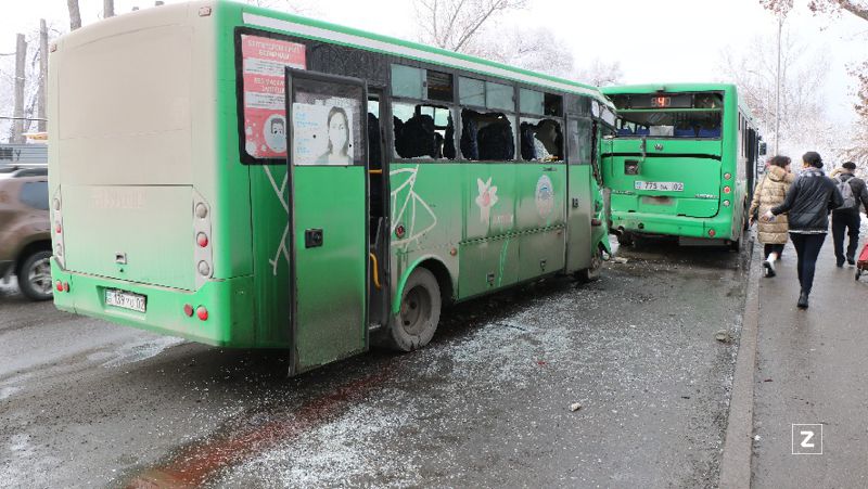 Столкновение автобусов в Алматы: Медики рассказали о состоянии пострадавших