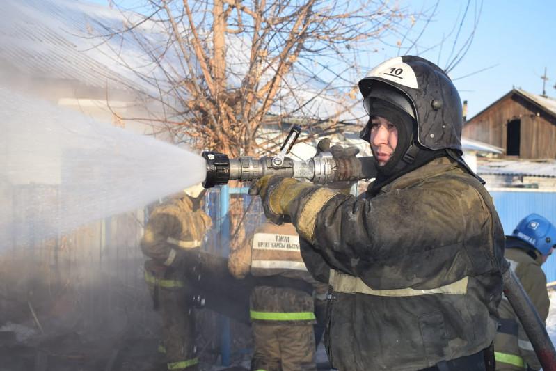 Пожарные спасли из пожара 55-летнего жителя Кокшетау