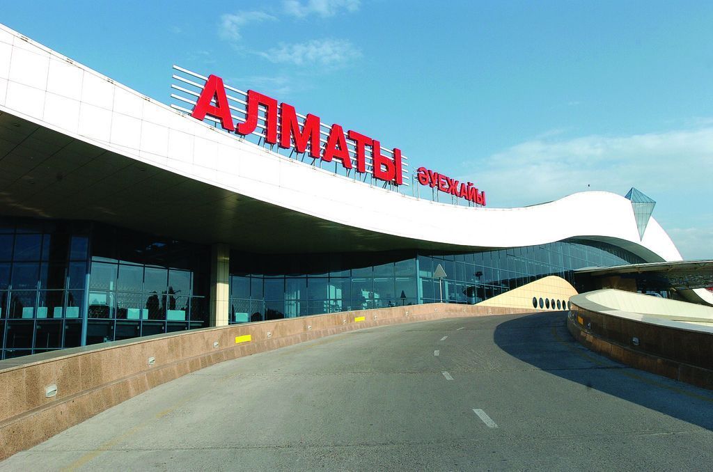 Аэропорт Алматы закрыт на неопределенный срок