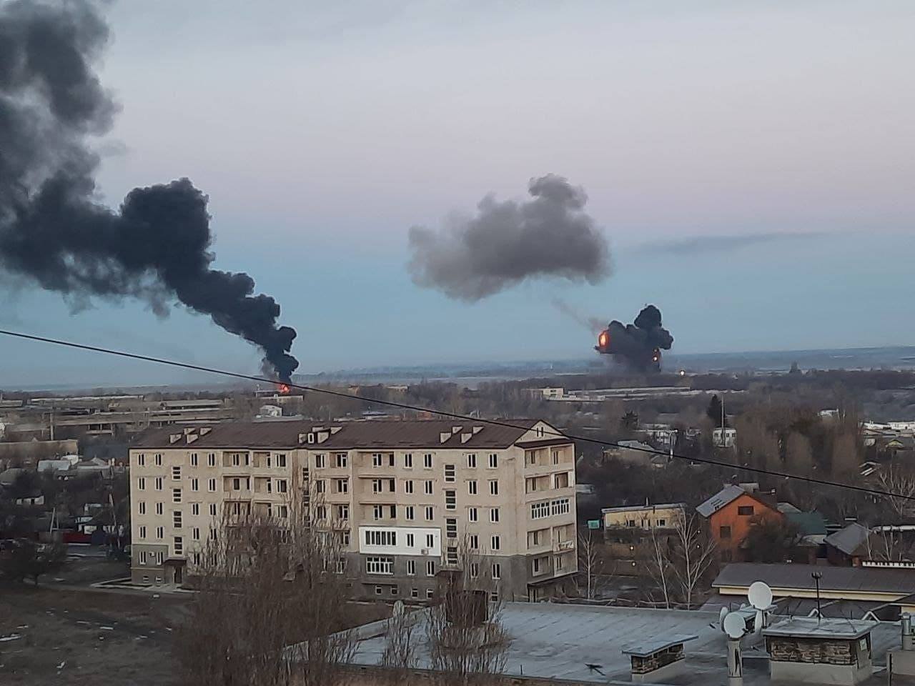 В ряде городов Украины слышны взрывы: Люди прячутся от бомб в метро