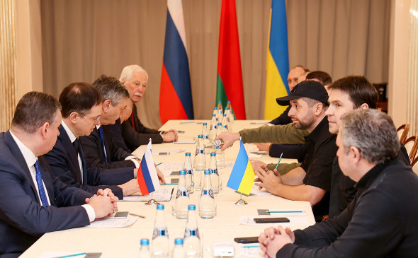 Состоялись переговоры между Россией и Украиной