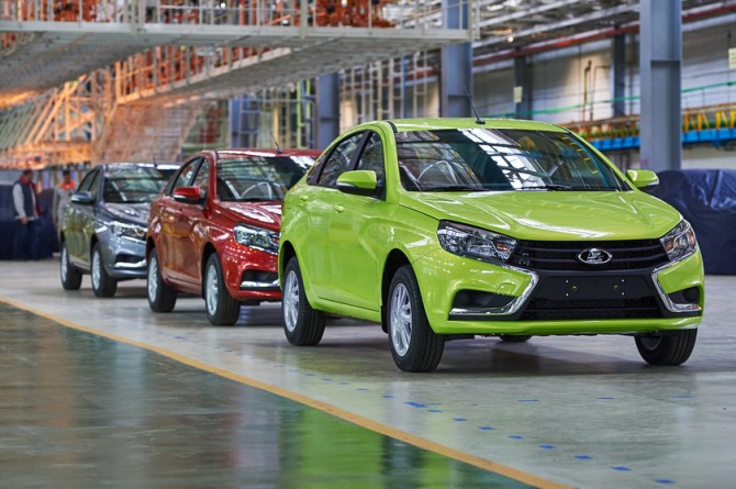 Автомобили Lada подорожали сразу на 15%