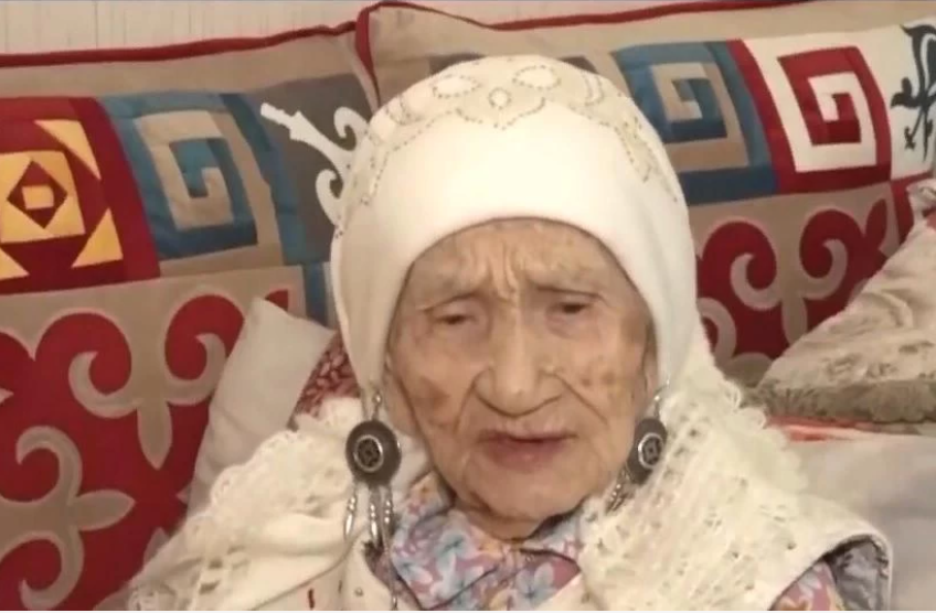 «Жастар жалқау, сондықтан ауырады» - 105 жастағы маңғыстаулық әже ақылын айтты