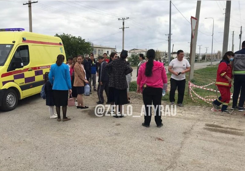 Школьник из Атырау упал в канализацию