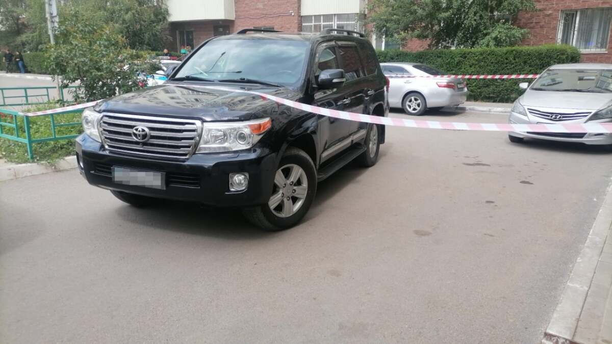 Водитель Land Cruiser наехал на мальчика во время парковки в Нур-Султане