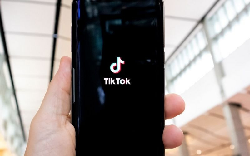 Российские звезды TikTok отплясывают под казахские песни