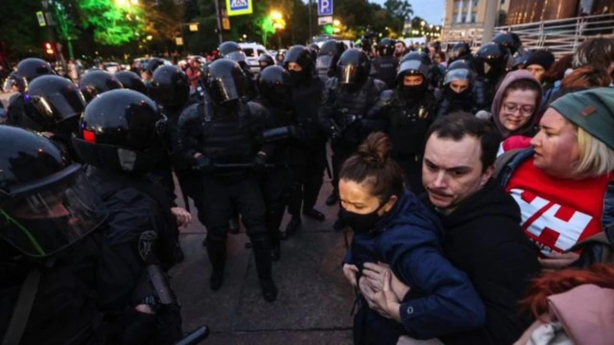 «Путинге өлім»: Ресейде мобилизацияға қарсы жаппай митингтер өтуде