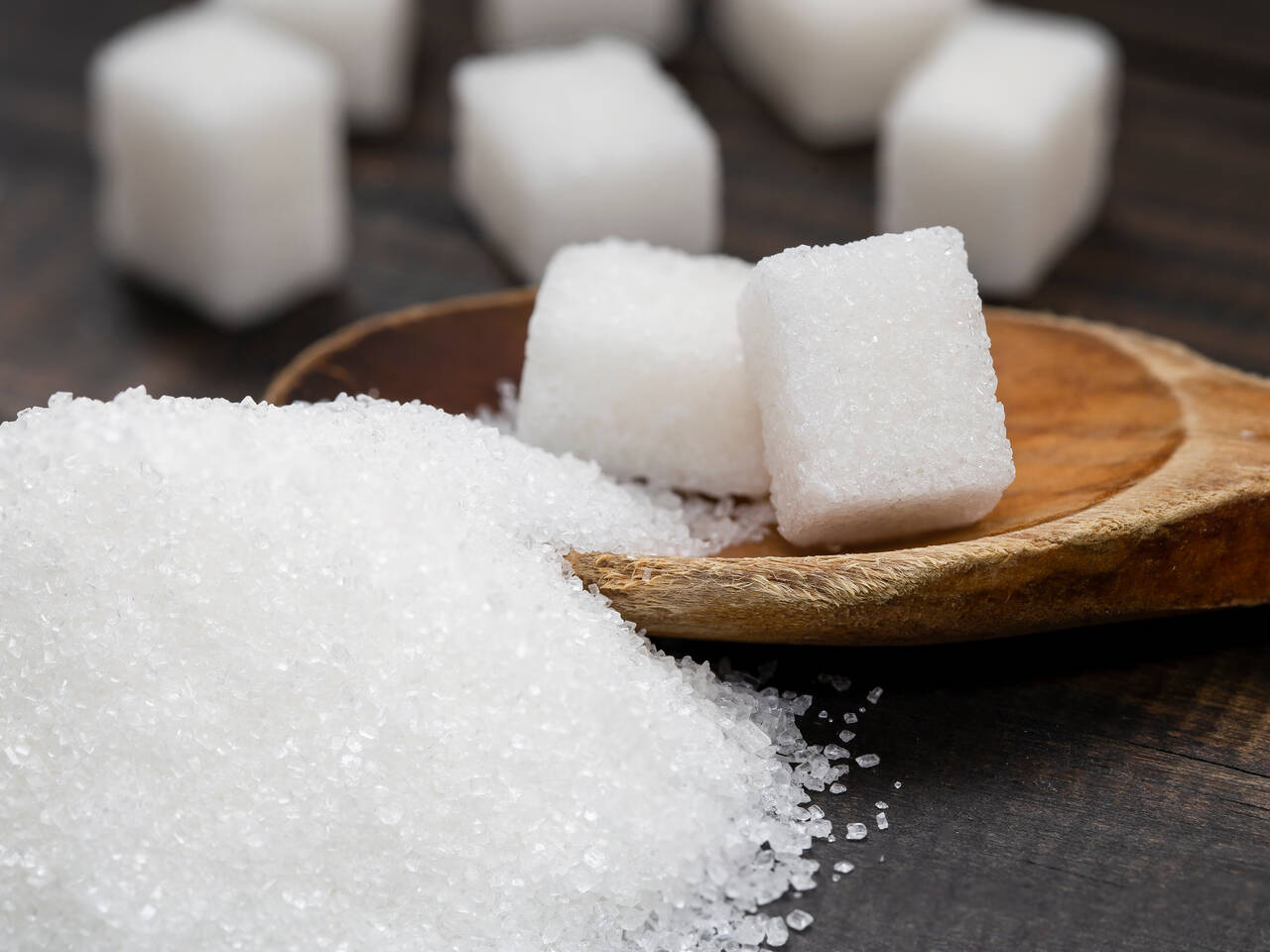 На год зафиксируют цену на отечественный сахар в Казахстане