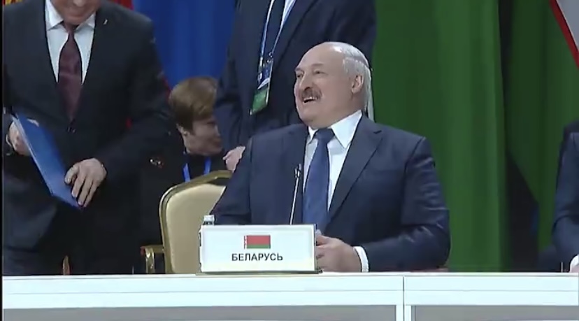 «У вас теперь любимое занятие критиковать председателя?»: Токаев "подколол" Лукашенко