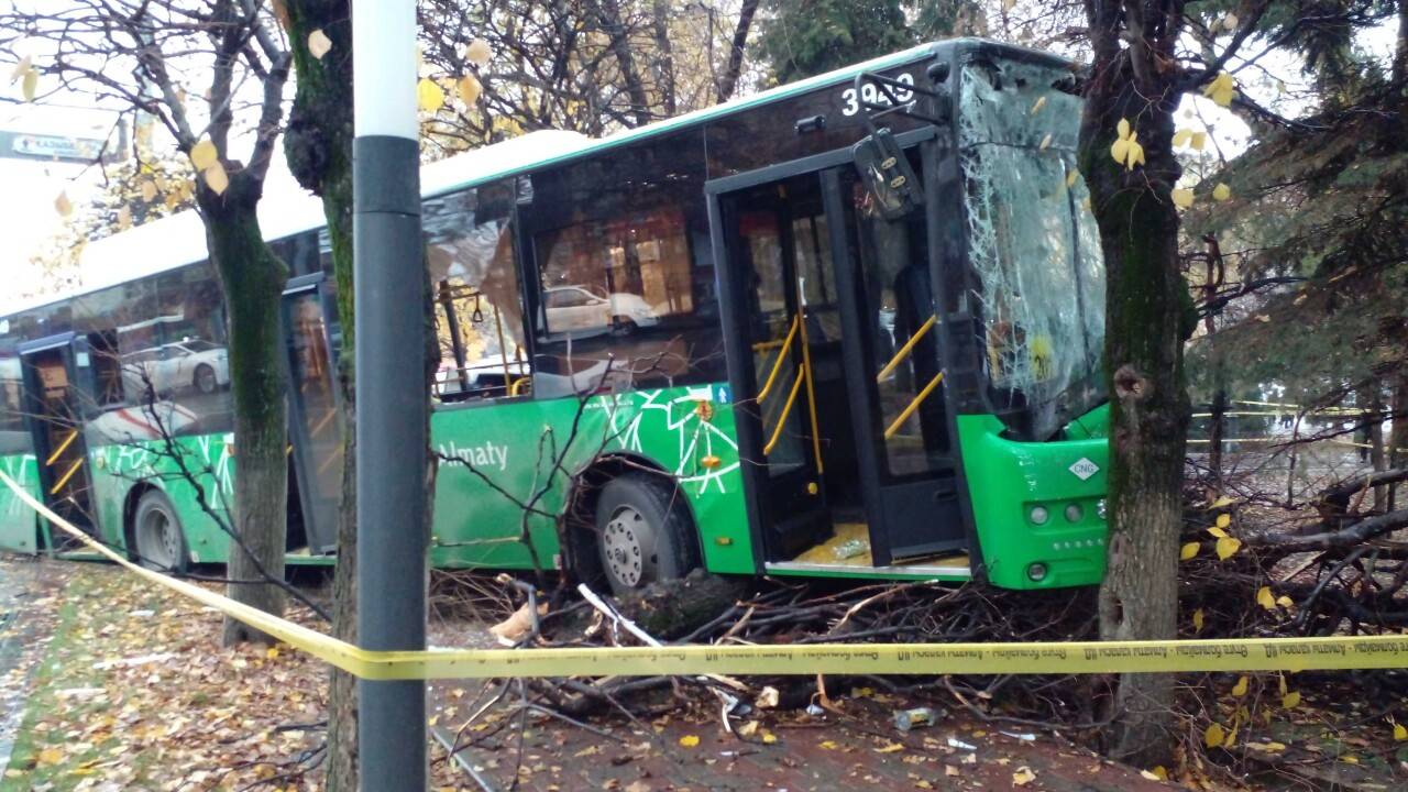 ДТП с автобусами в Алматы: У одного из водителей диагностировали амнезию