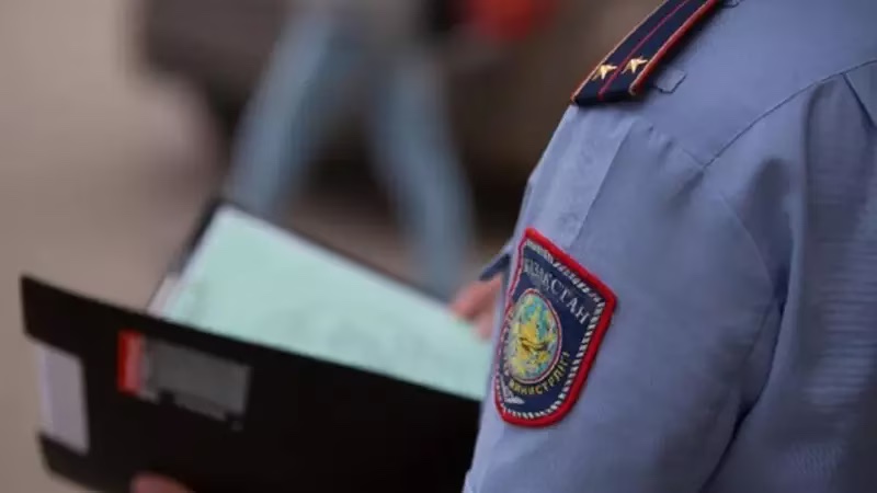 В Павлодарской области полицейских обвинили в распространении наркотиков