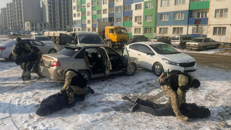 В Алматы задержали группу профессиональных воров-домушников