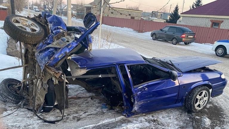 В Экибастузе легковушку разорвало в ДТП: погиб пассажир