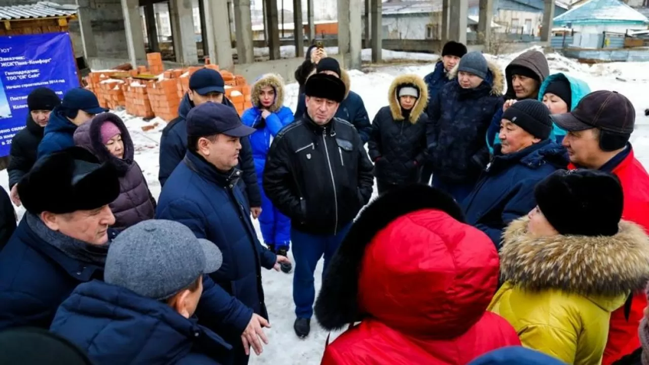 Елорда әкімі Жеңіс Қасымбек құрылысы ұзаққа созылған 30-дан астам тұрғын үй кешенін биыл аяқтауға тапсырма берді