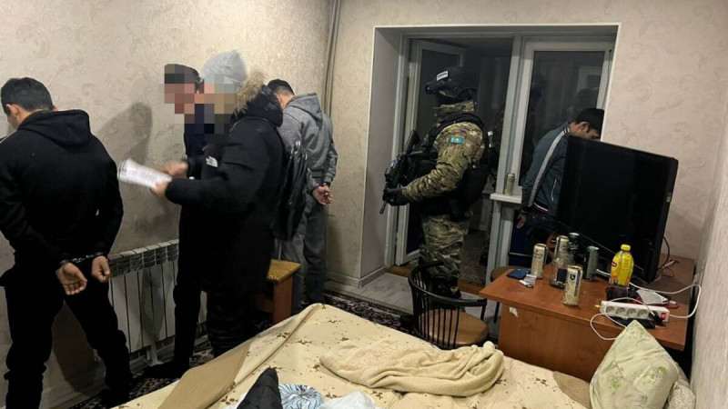 В Алматы задержали группу квартирных воров и скупщика краденых вещей