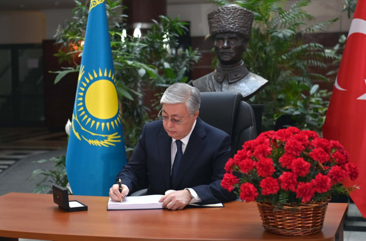Токаев посетил посольство Турции в Казахстане