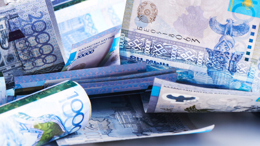 Средняя зарплата в Казахстане выросла до 338 тысяч