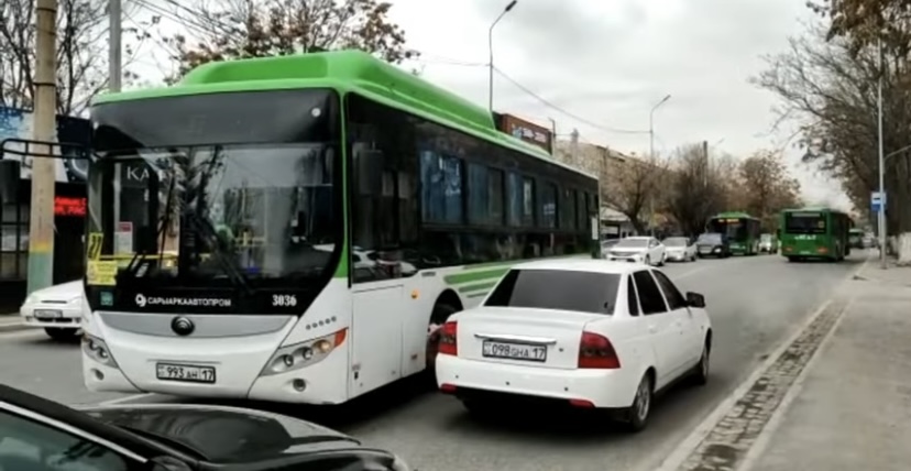 Пассажирский автобус сбил девушку в центре Шымкента