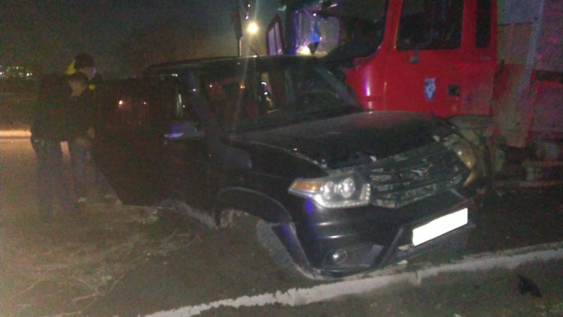 В Жетысуской области на трассе столкнулись грузовик и внедорожник