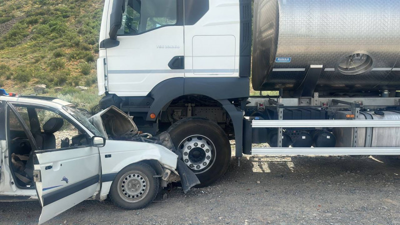 Уснувший водитель въехал в грузовик в Жетысуской области