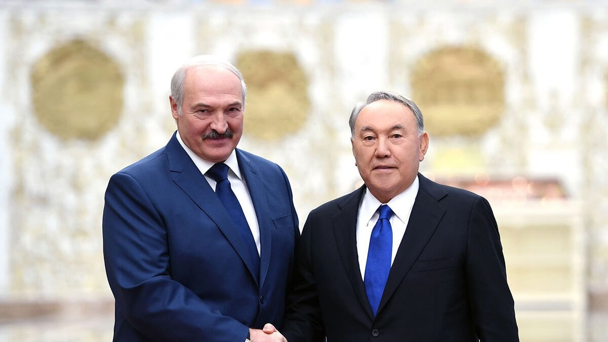 Лукашенко мен Назарбаев телефон арқылы сөйлесті
