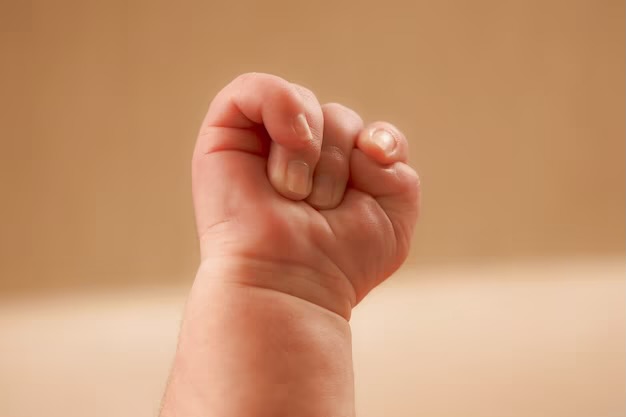 Двух акушеров осудили за продажу новорожденного в Жамбылской области