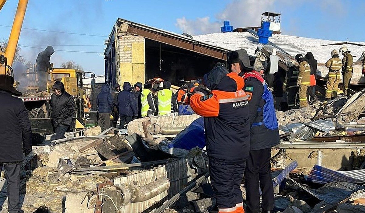 ЧП в Костанае: тела трех погибших нашли под завалами