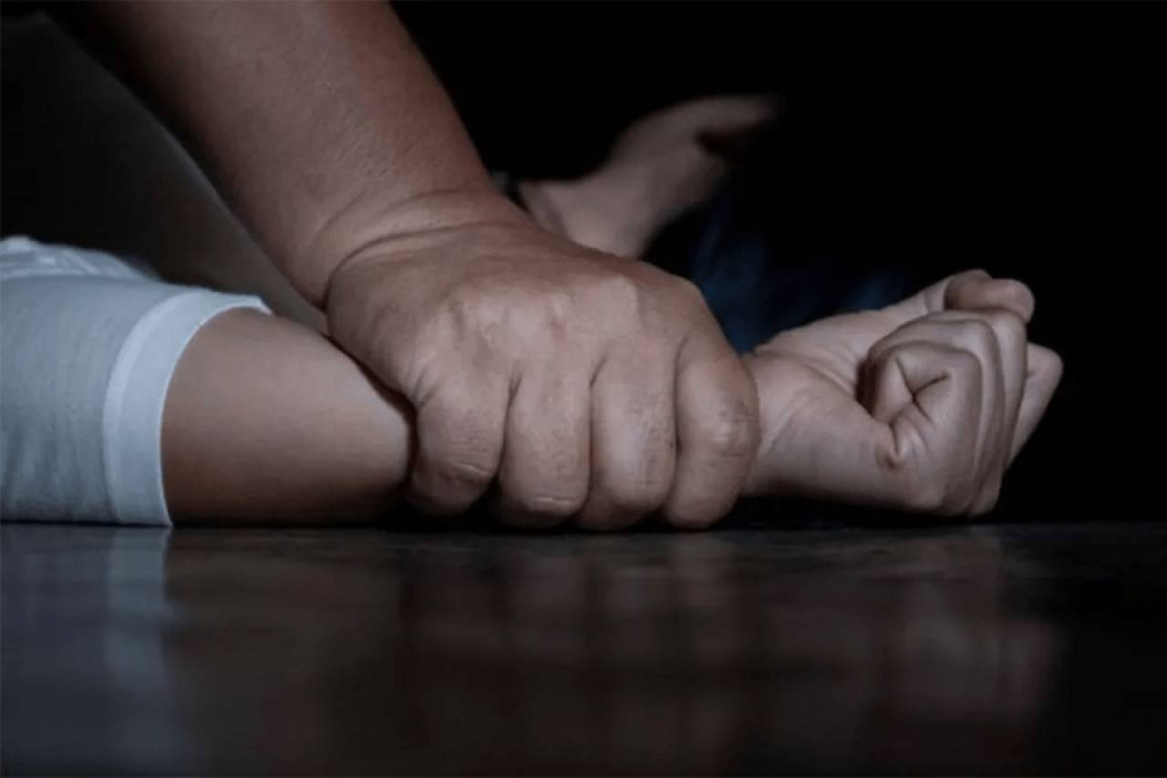В Алматы четверо мужчин изнасиловали девочку