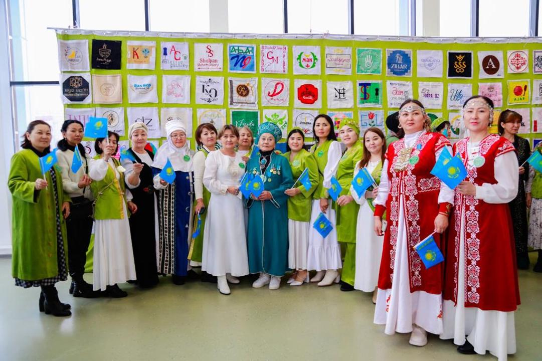 Флаг ремесленников создали в Астане