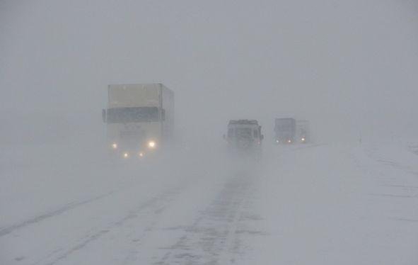 Трассы закрыты в семи областях Казахстана из-за непогоды