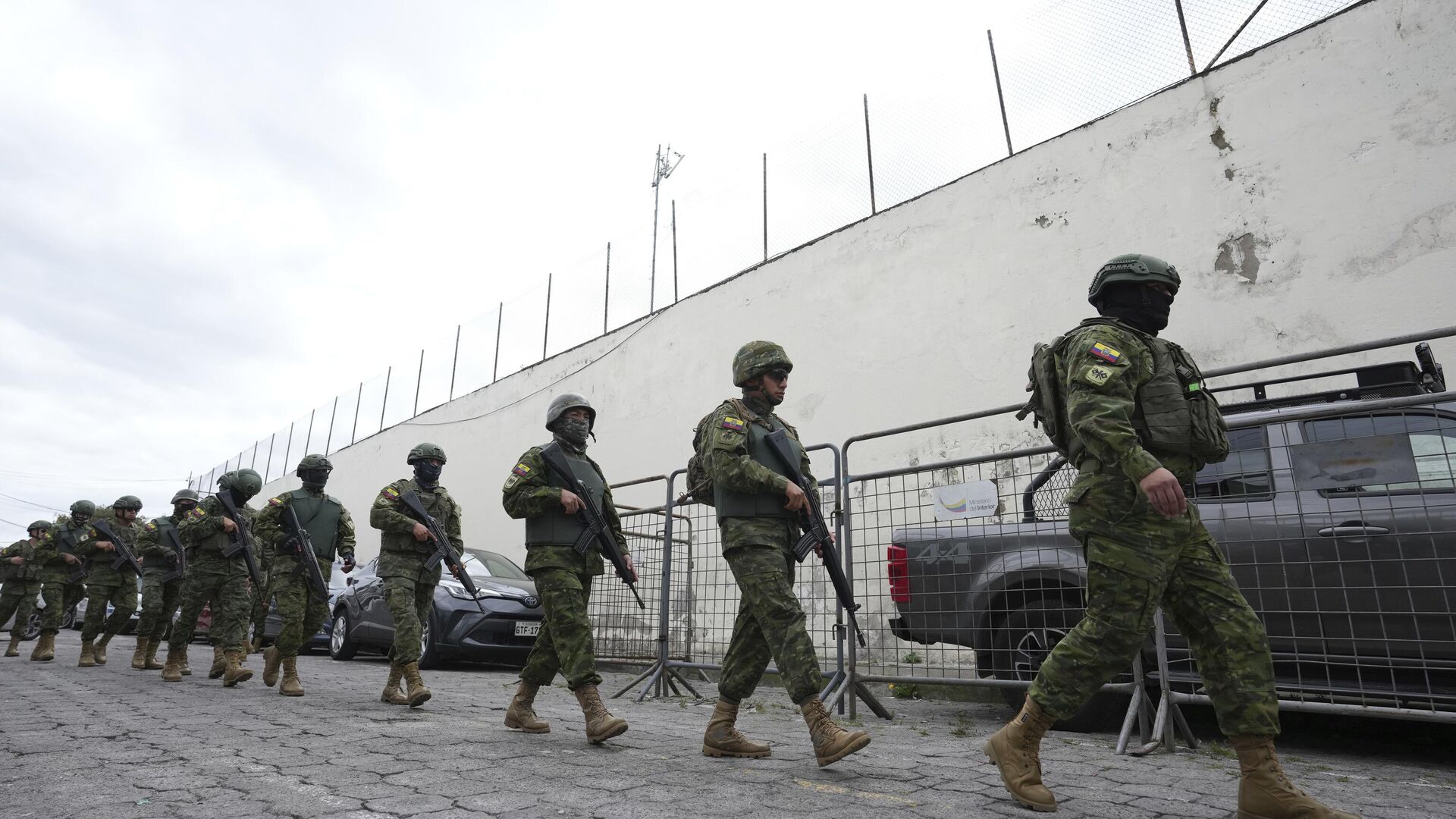 Перу отправляет на границу с Эквадором спецназ