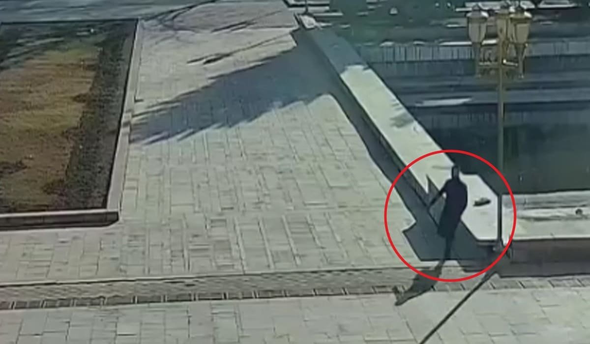 Депутат выпрыгнул из окна второго этажа парламента, скрывшись от следователей в Кыргызстане