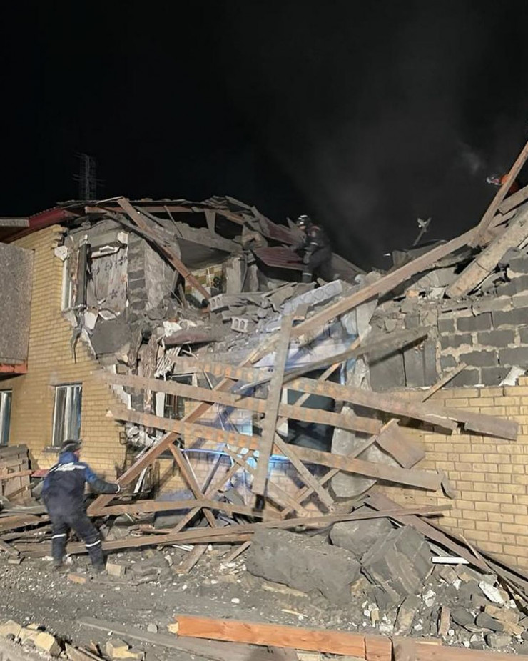Два человека погибли в результате взрыва в жилом доме в Карагандинской области