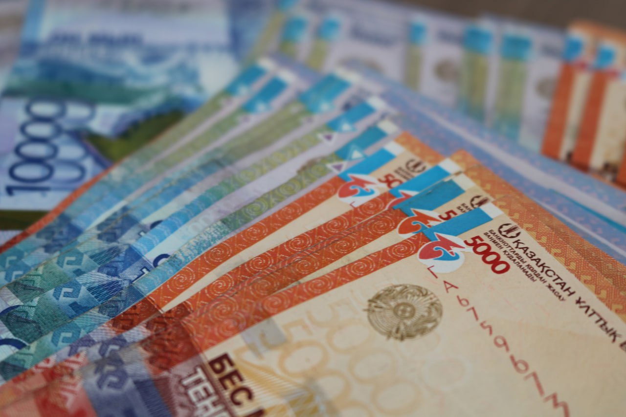 В сеть попали данные казахстанцев, оформивших кредиты в МФО