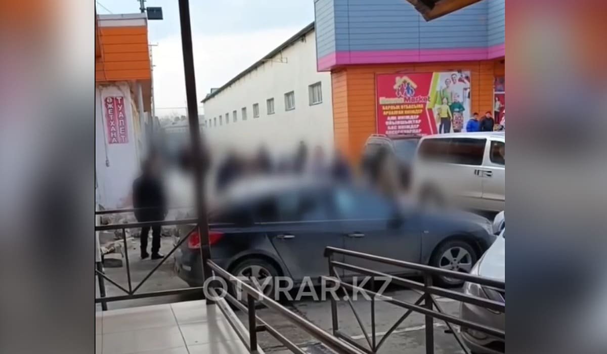 Драку возле ЦОНа сняли на видео в Шымкенте