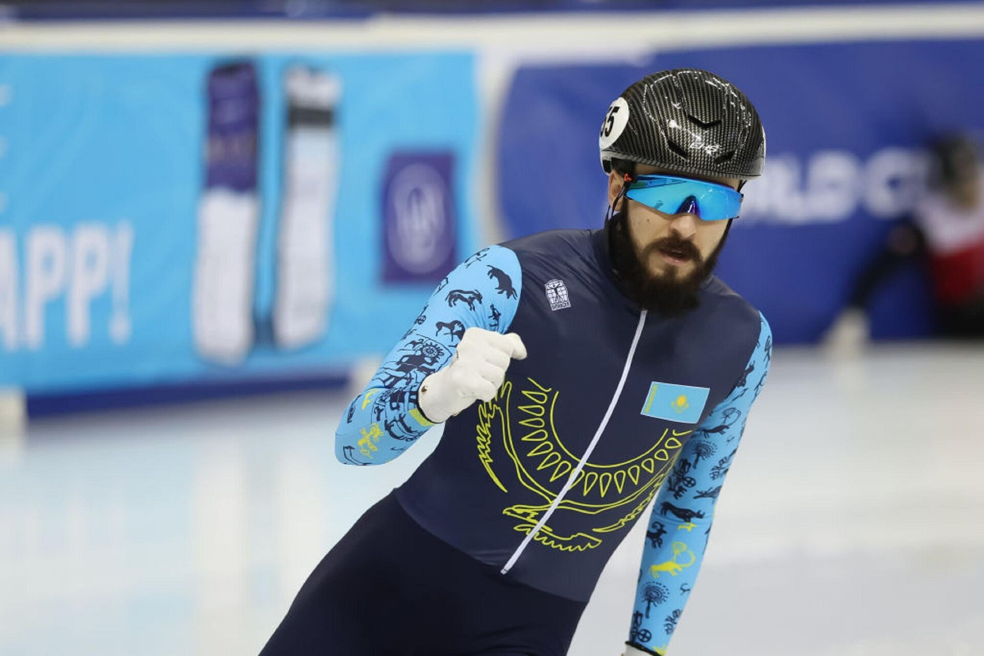 Казахстан сотворил историю на чемпионате мира по шорт-треку