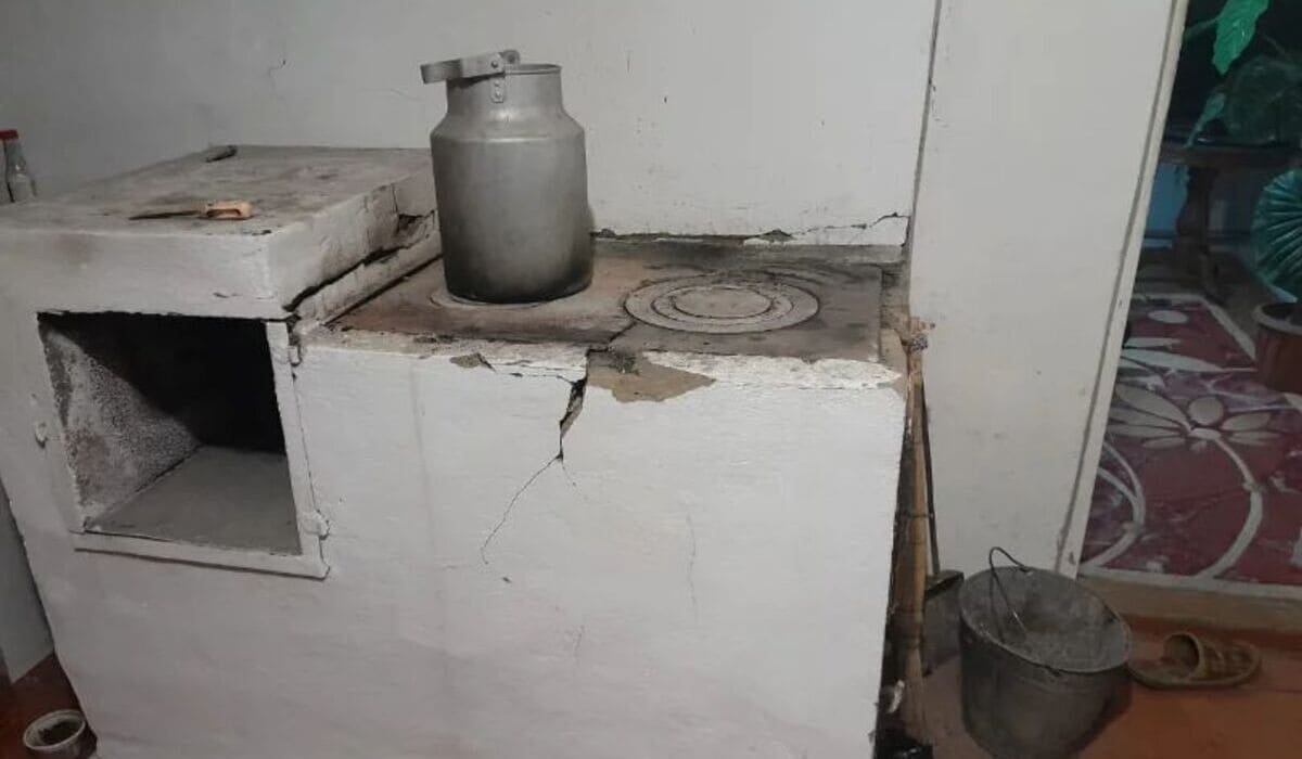 Мужчина насмерть отравился угарным газом в частном доме в ВКО