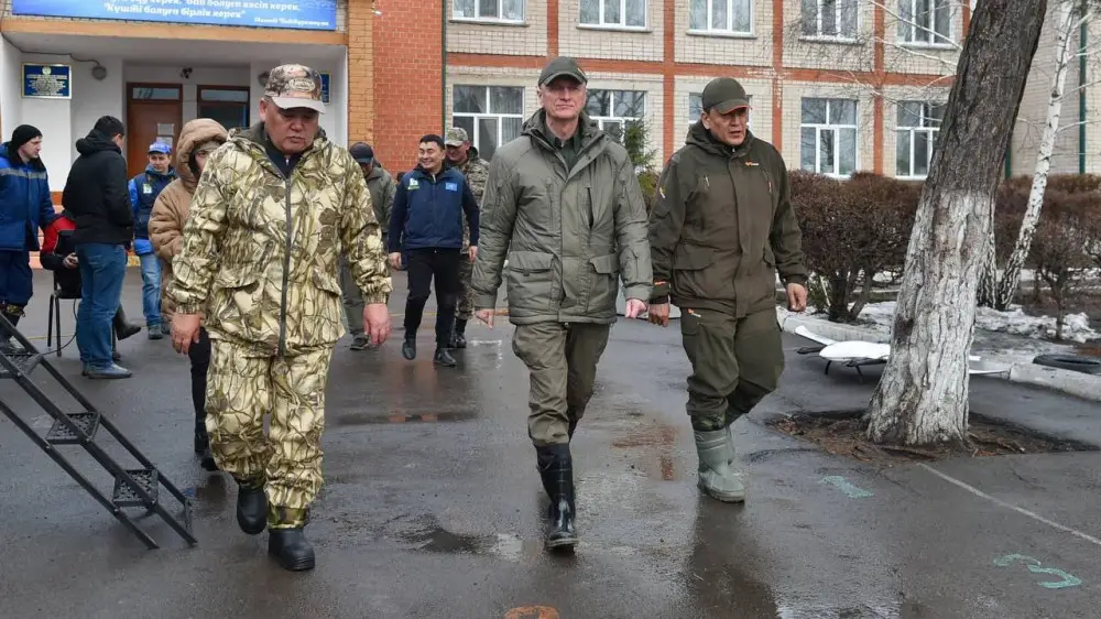 Скляр поручил принудительно эвакуировать людей из затопленных микрорайонов в Петропавловске