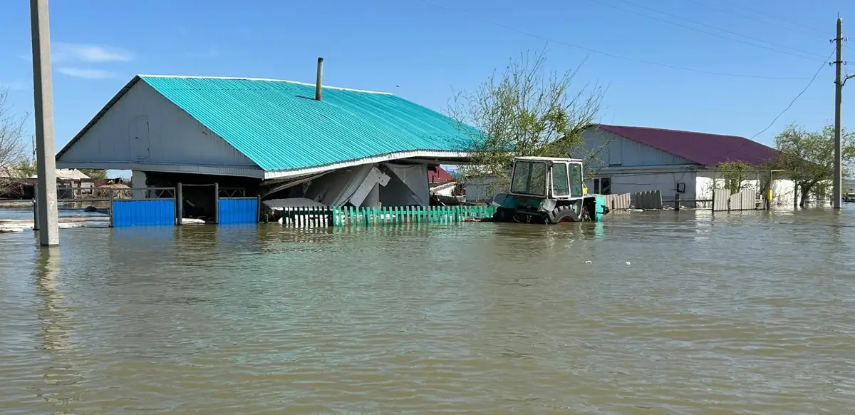 Су тасқыны: Ақтөбенің Нұра ауылы екі аптадан бері суда тұр