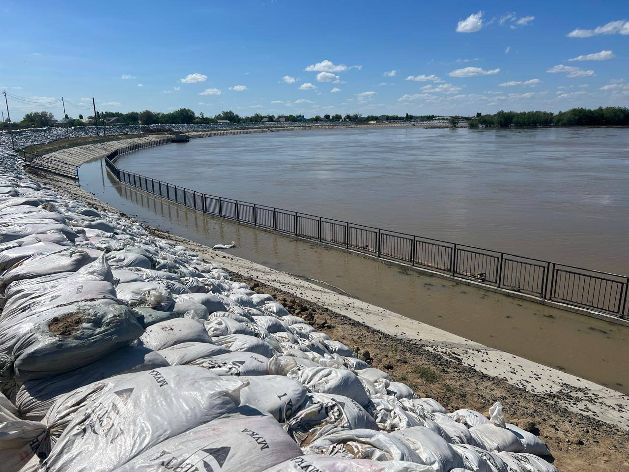 Уровень воды продолжает расти на реке Урал в Атырауской области