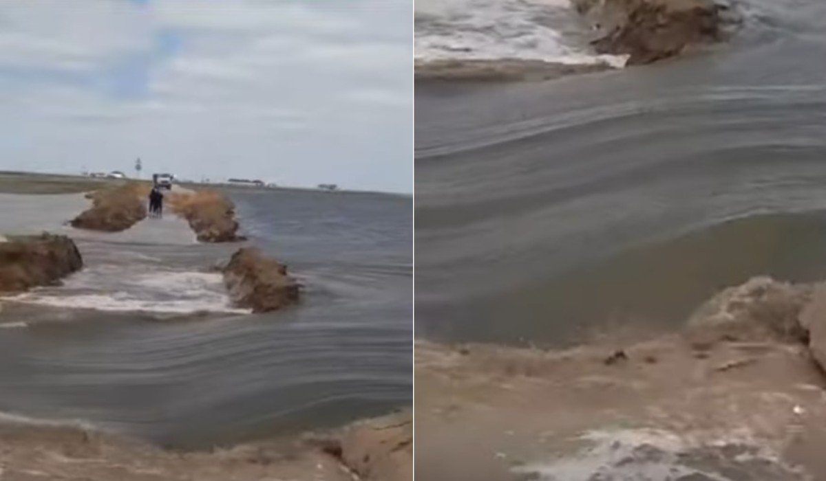 Талой водой затопило дорогу в Атырауской области