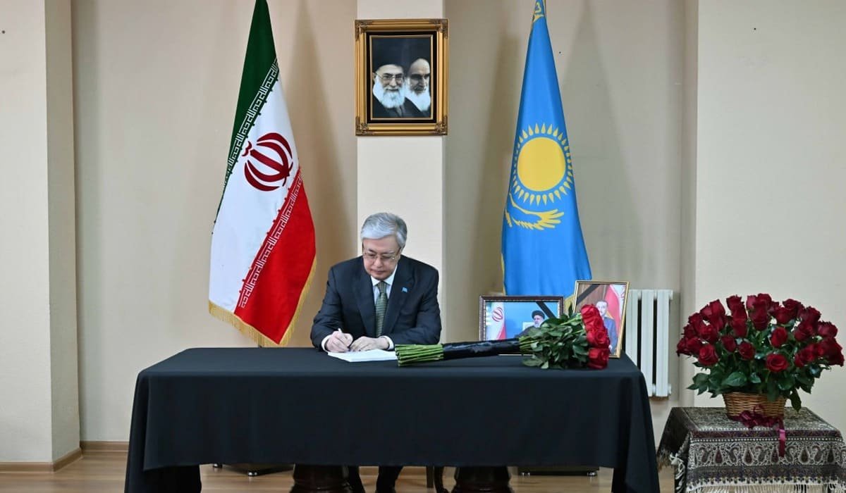 Токаев посетил посольство Ирана